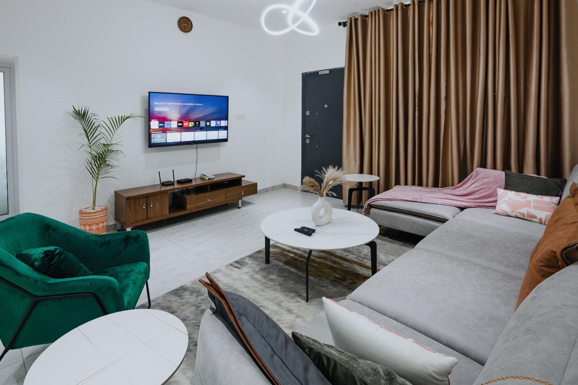 The Avery Apartments At Odomaa Place, East Airport Akkra Exterior foto